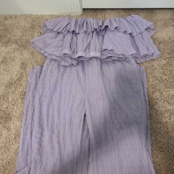 Set - Picture 2 of 3